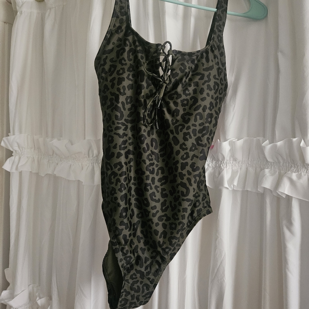 One piece bathing suit